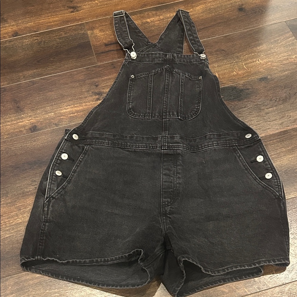 Women’s XL Old Navy Black Overall Shorts